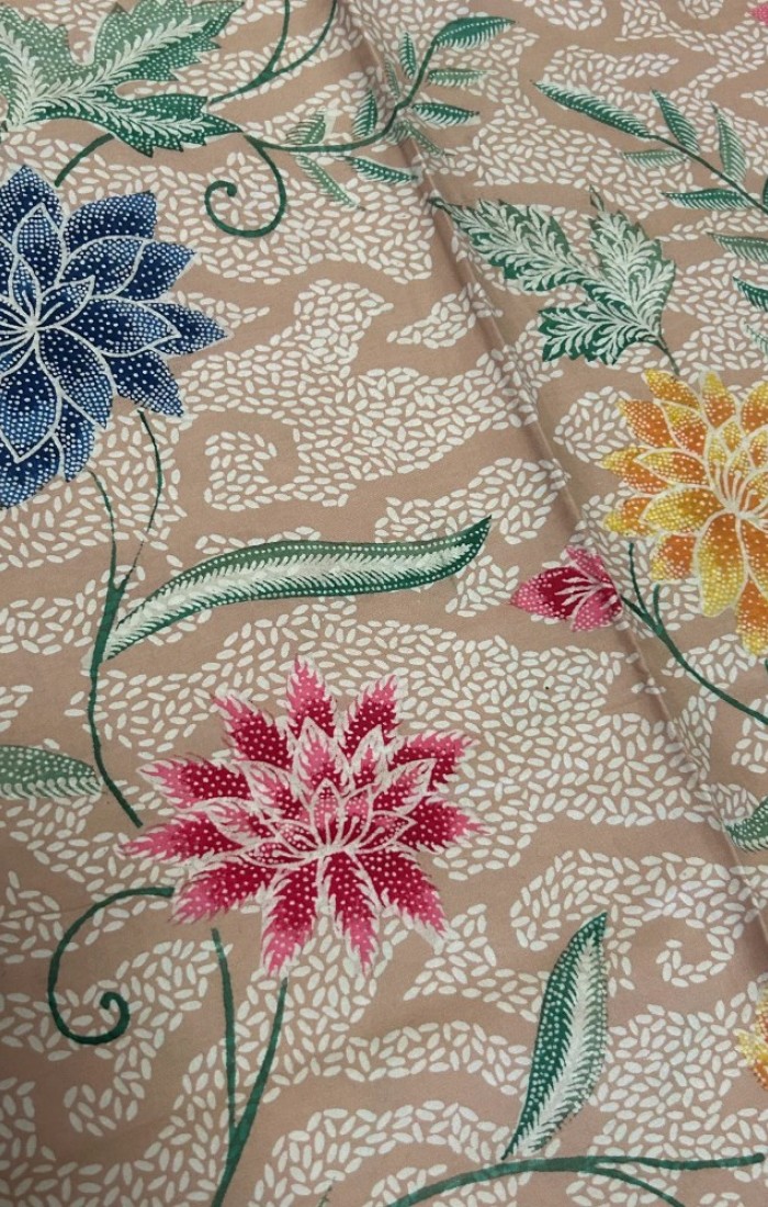 Vines of Flowers with Clouds - Beige