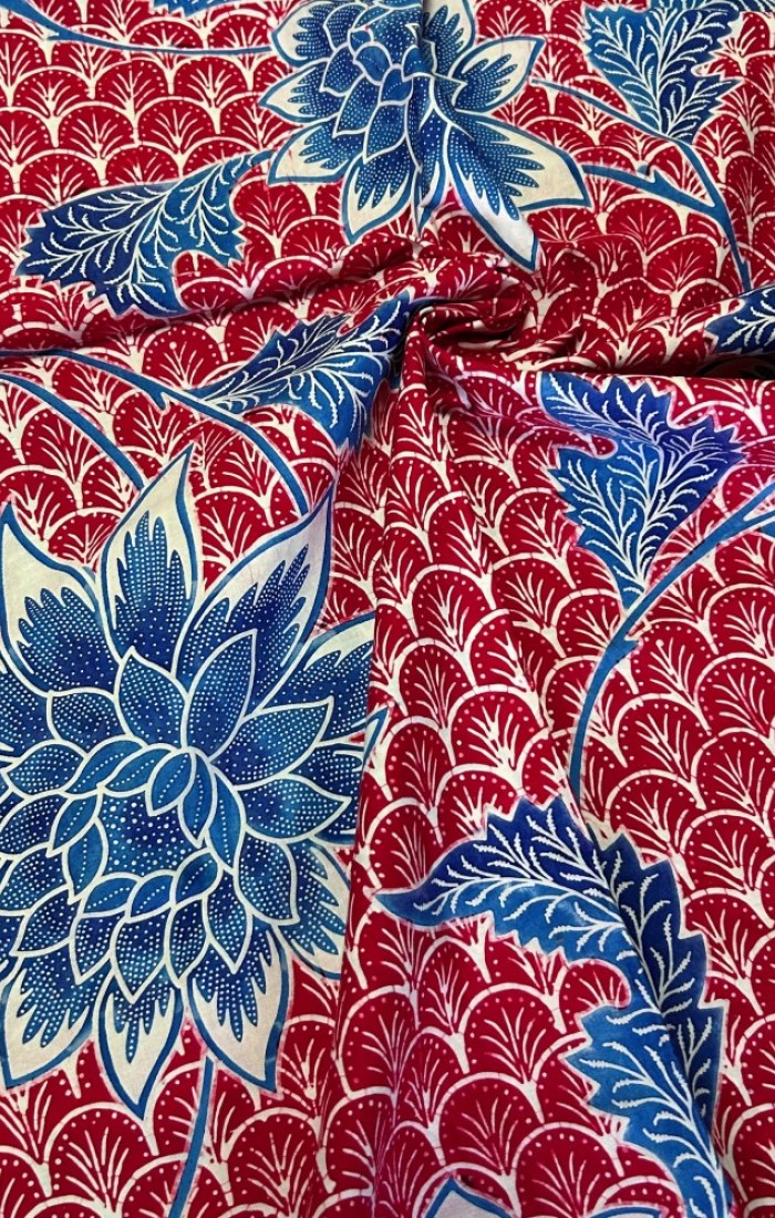 Vines of Flowers on Scallop Pattern - Red