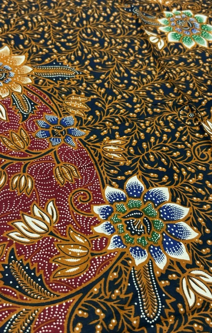 Traditional Flowers Motif Border - Red